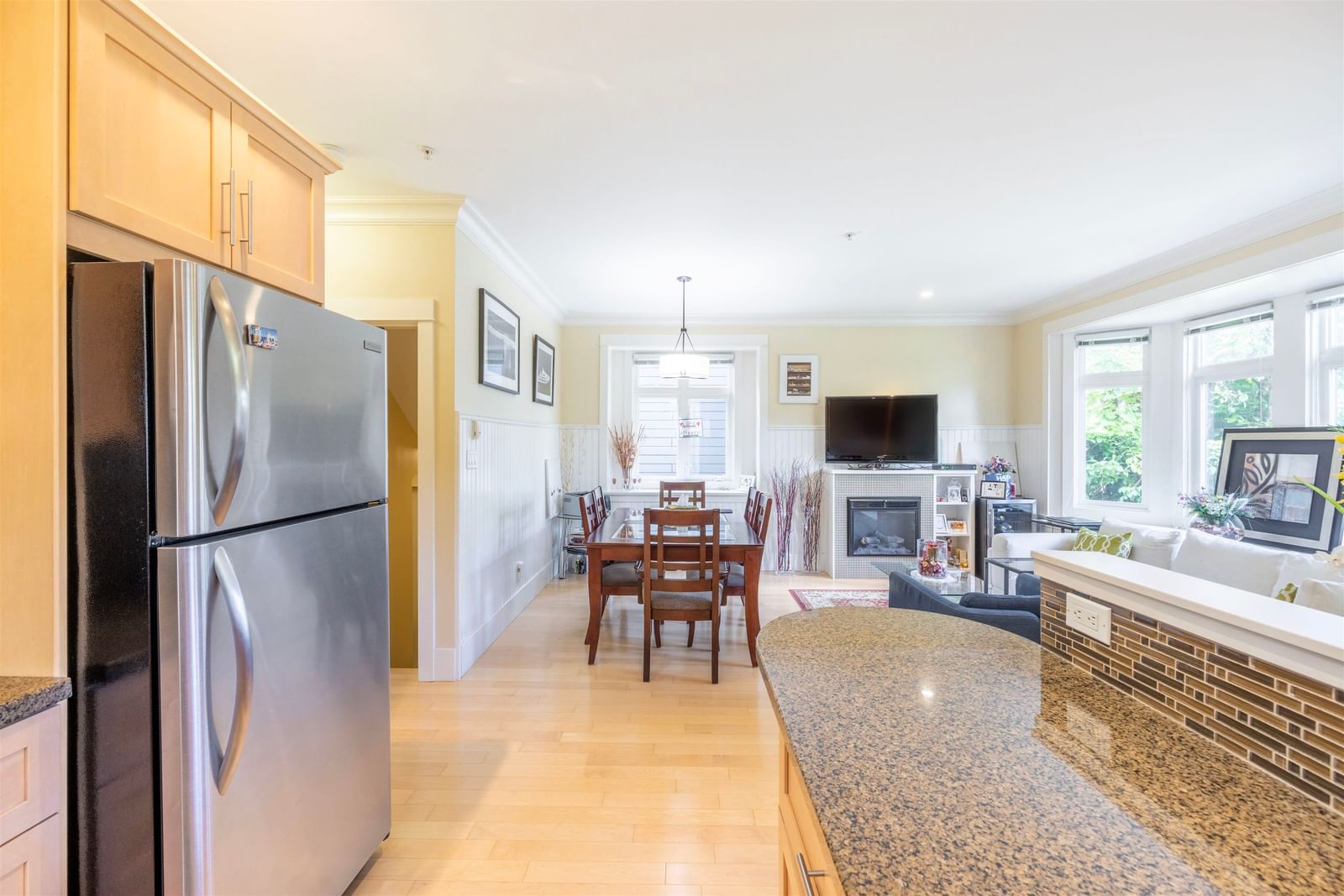 Listing Image 9