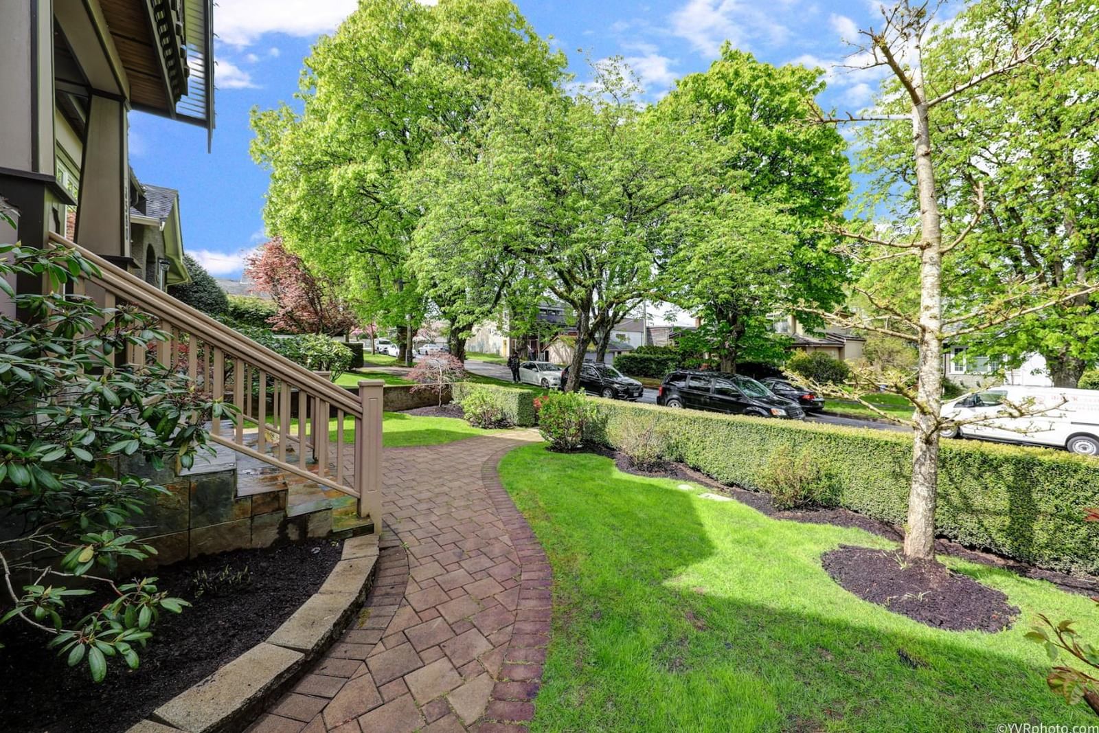 Listing Image 4