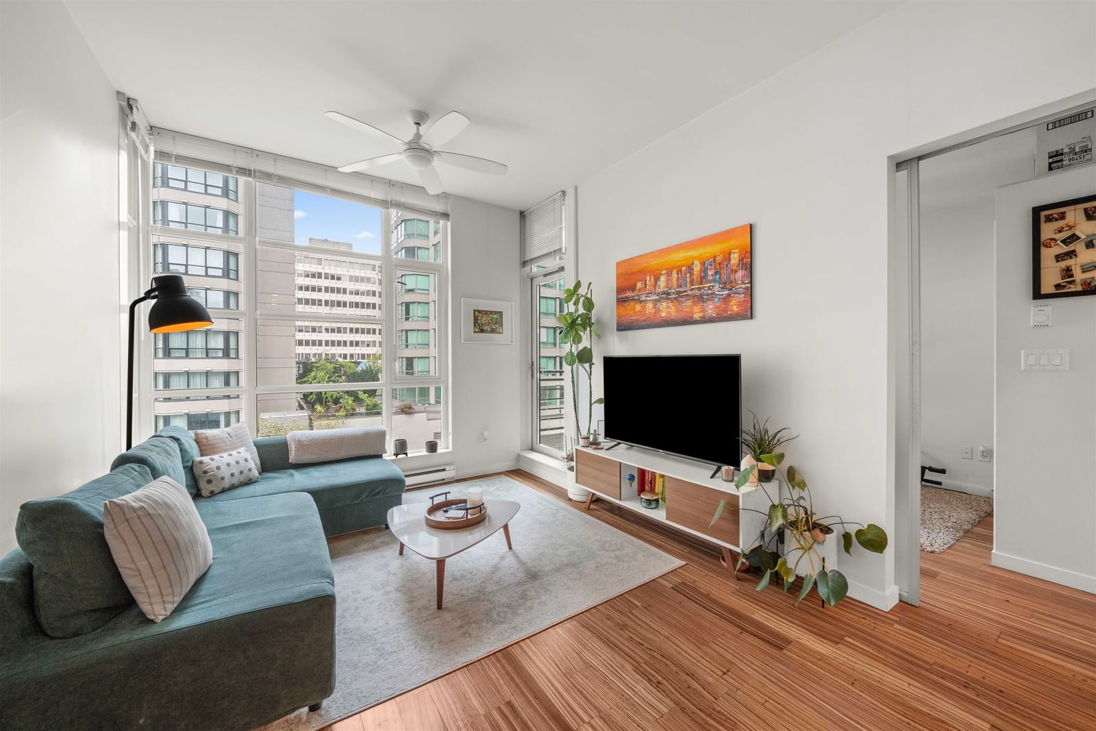 Listing Image 10