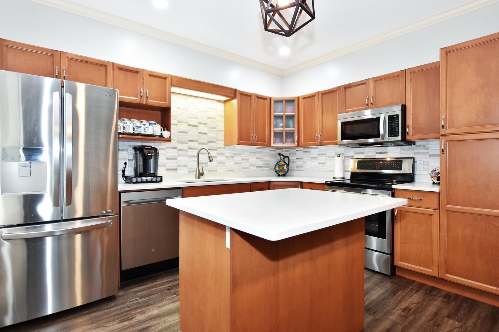 Listing Image 15