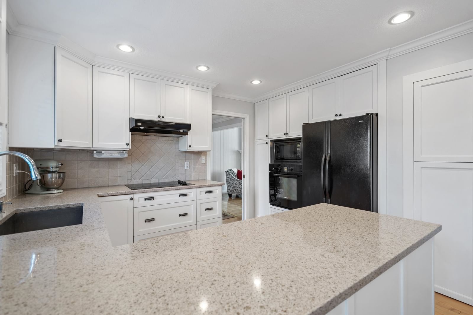 Listing Image 9