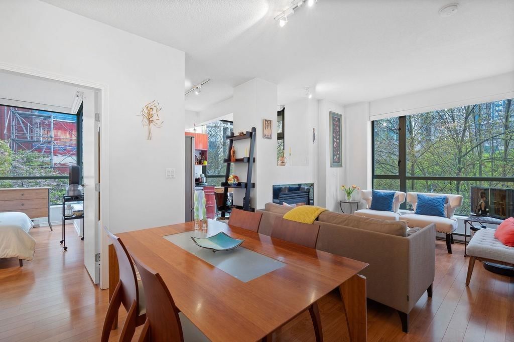 Listing Image 6