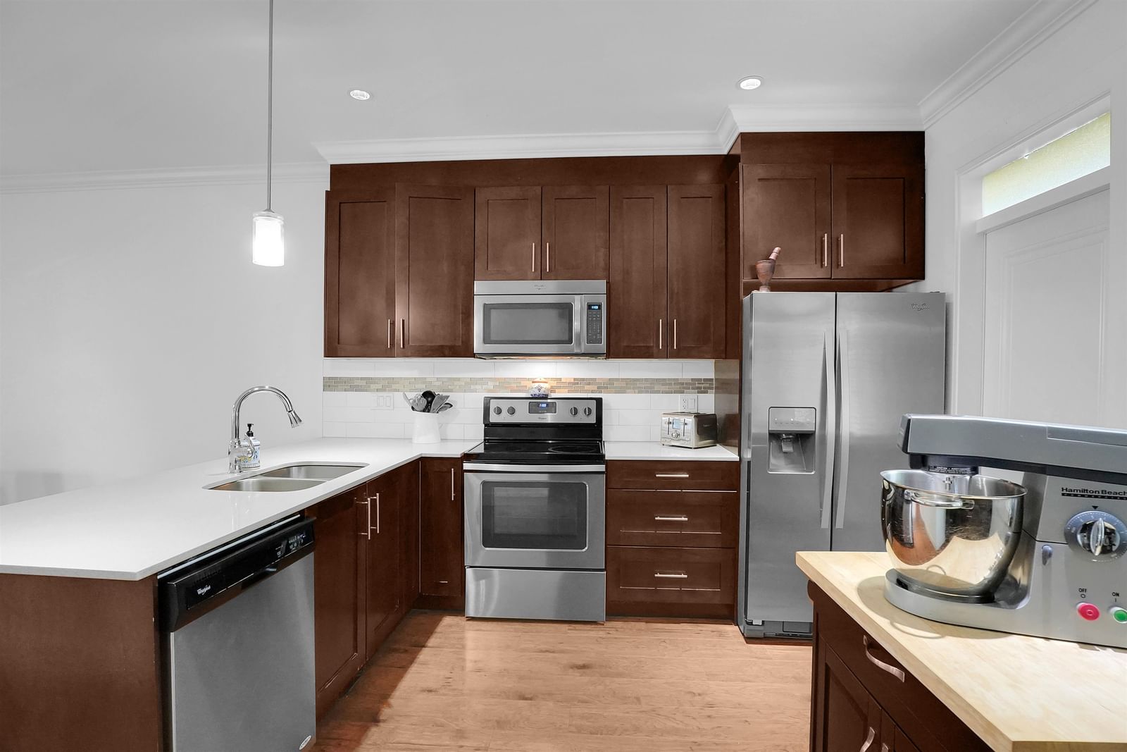 Listing Image 10