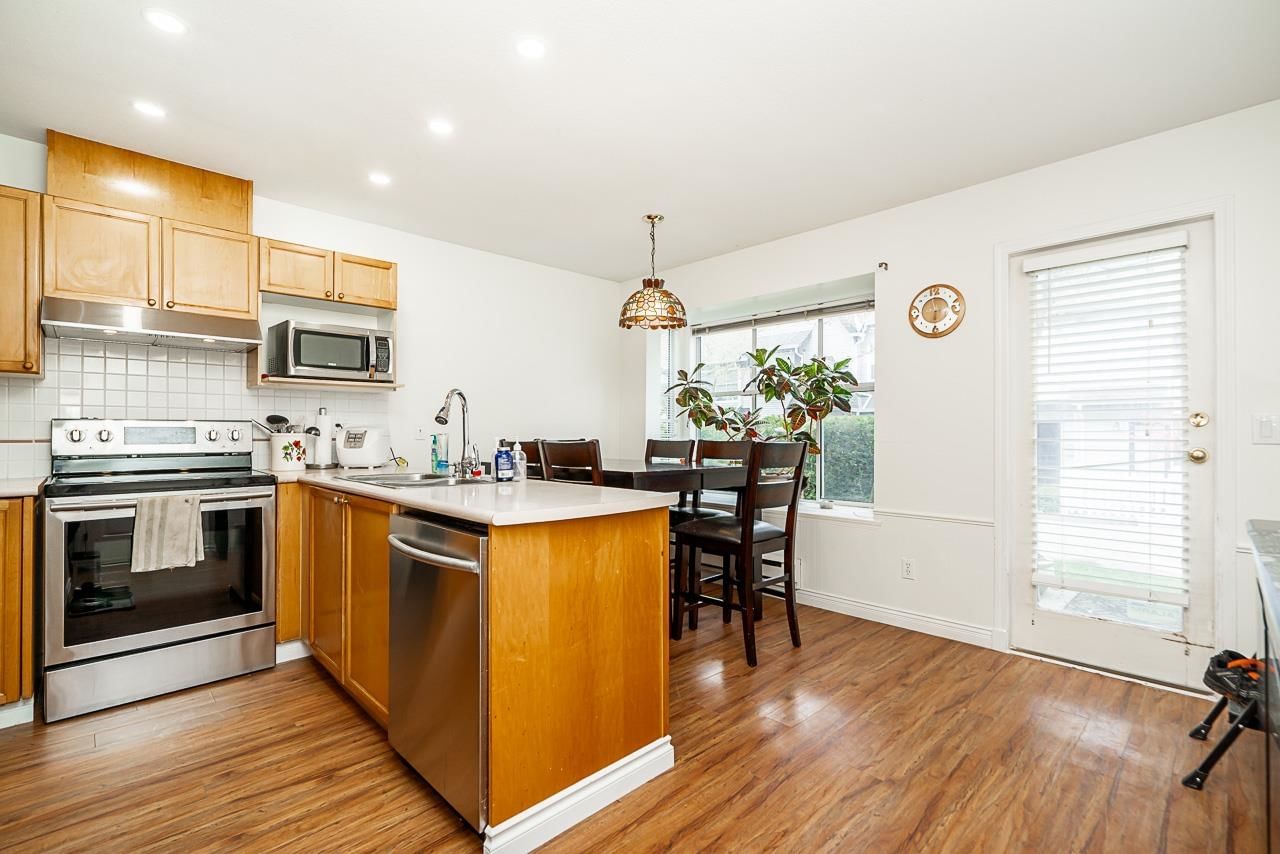 Listing Image 11