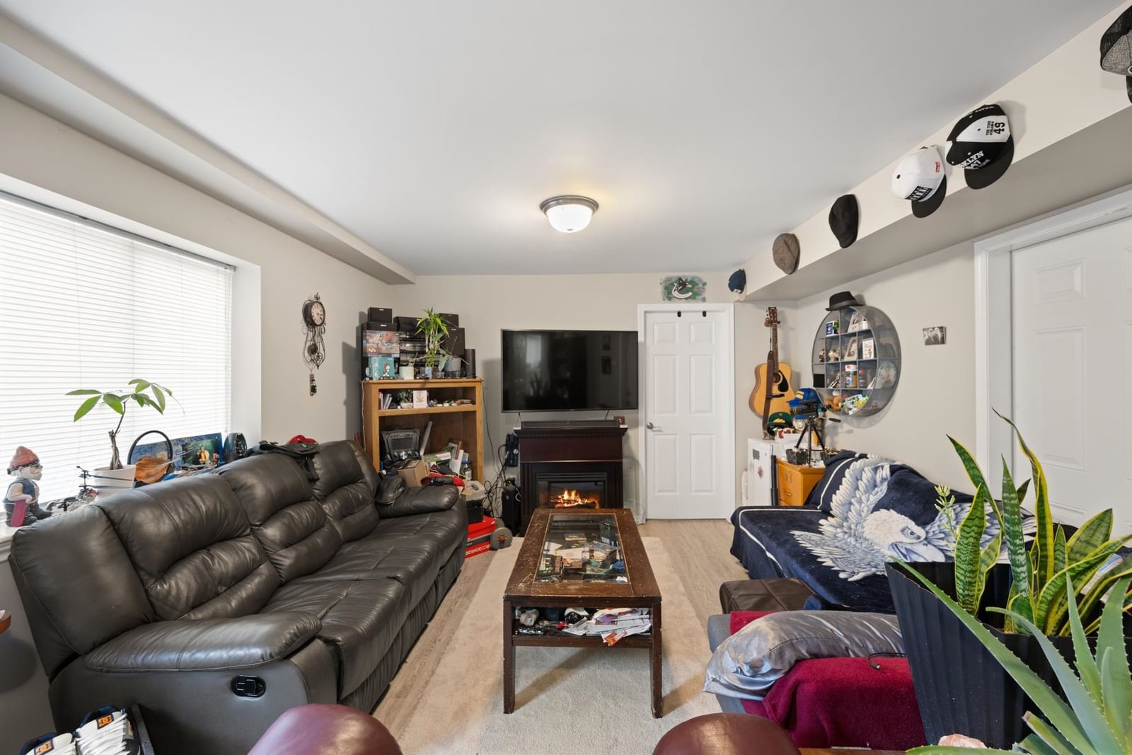 Listing Image 23