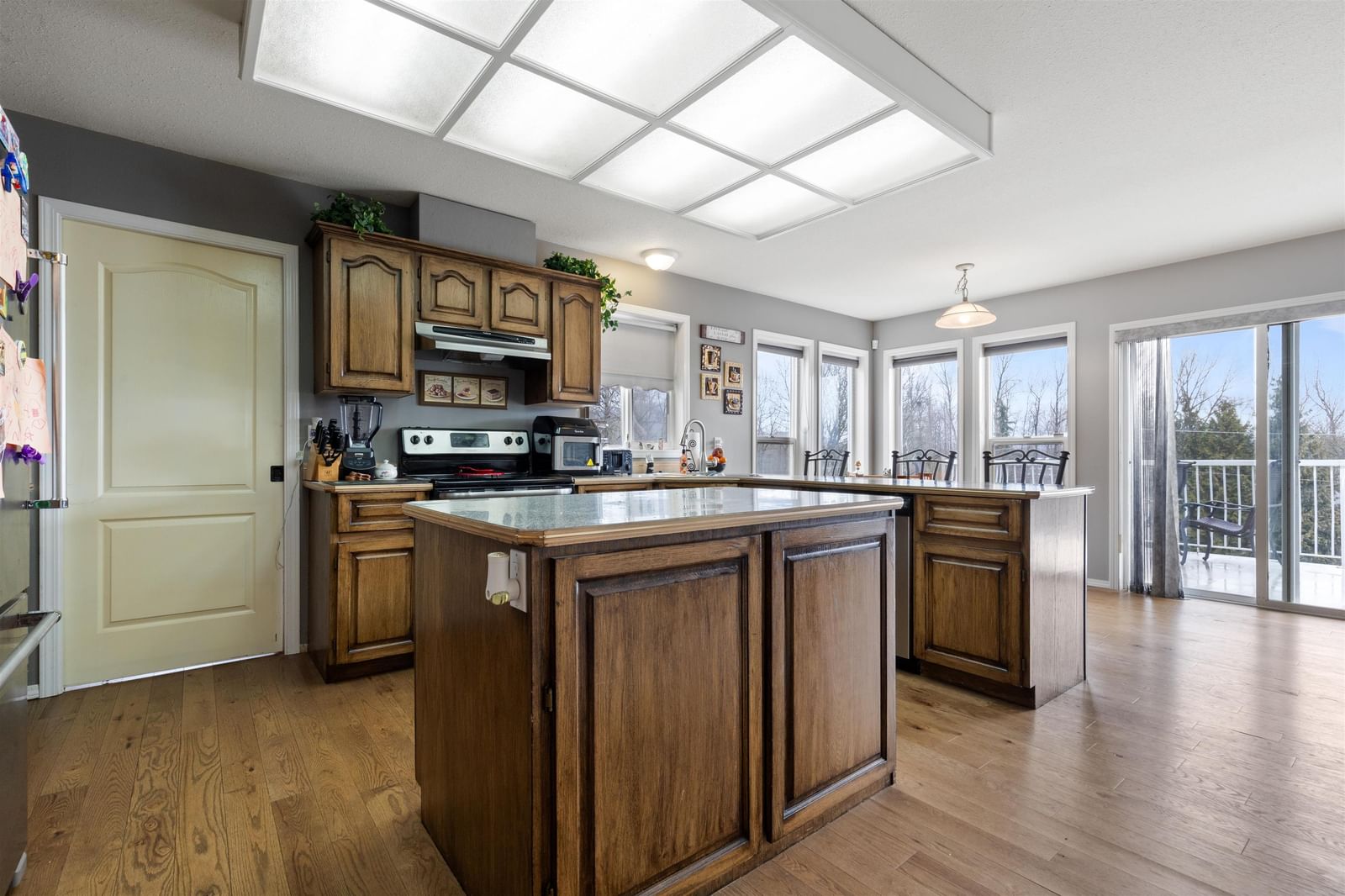 Listing Image 11