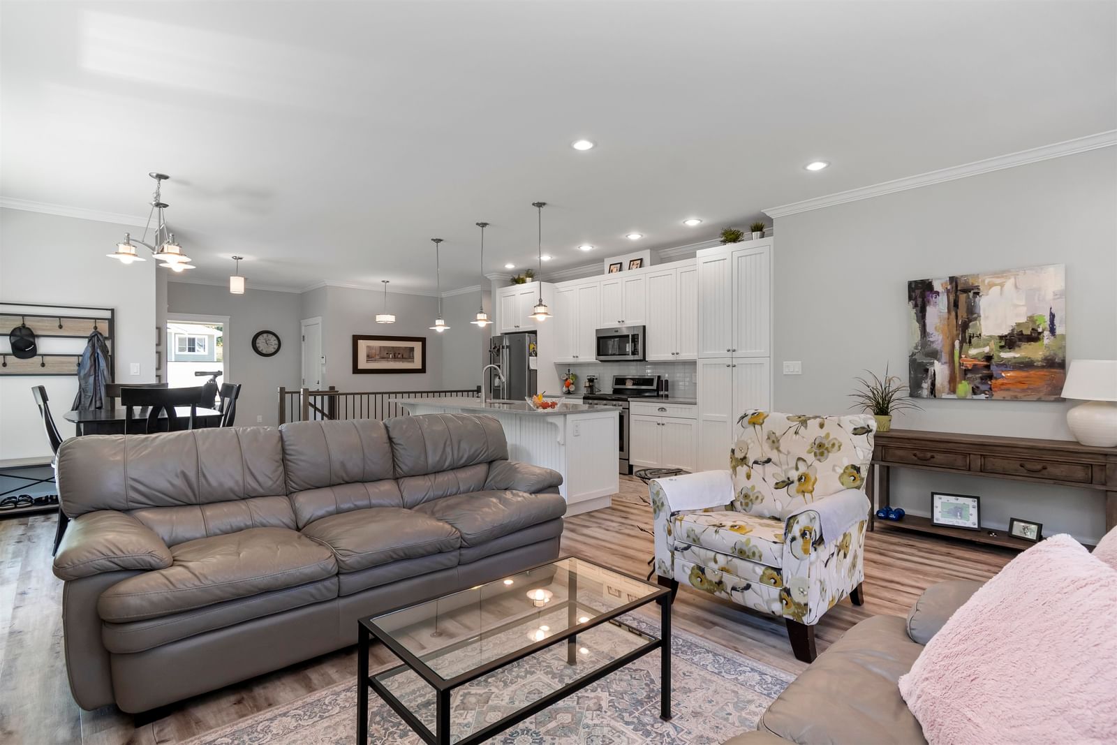 Listing Image 9