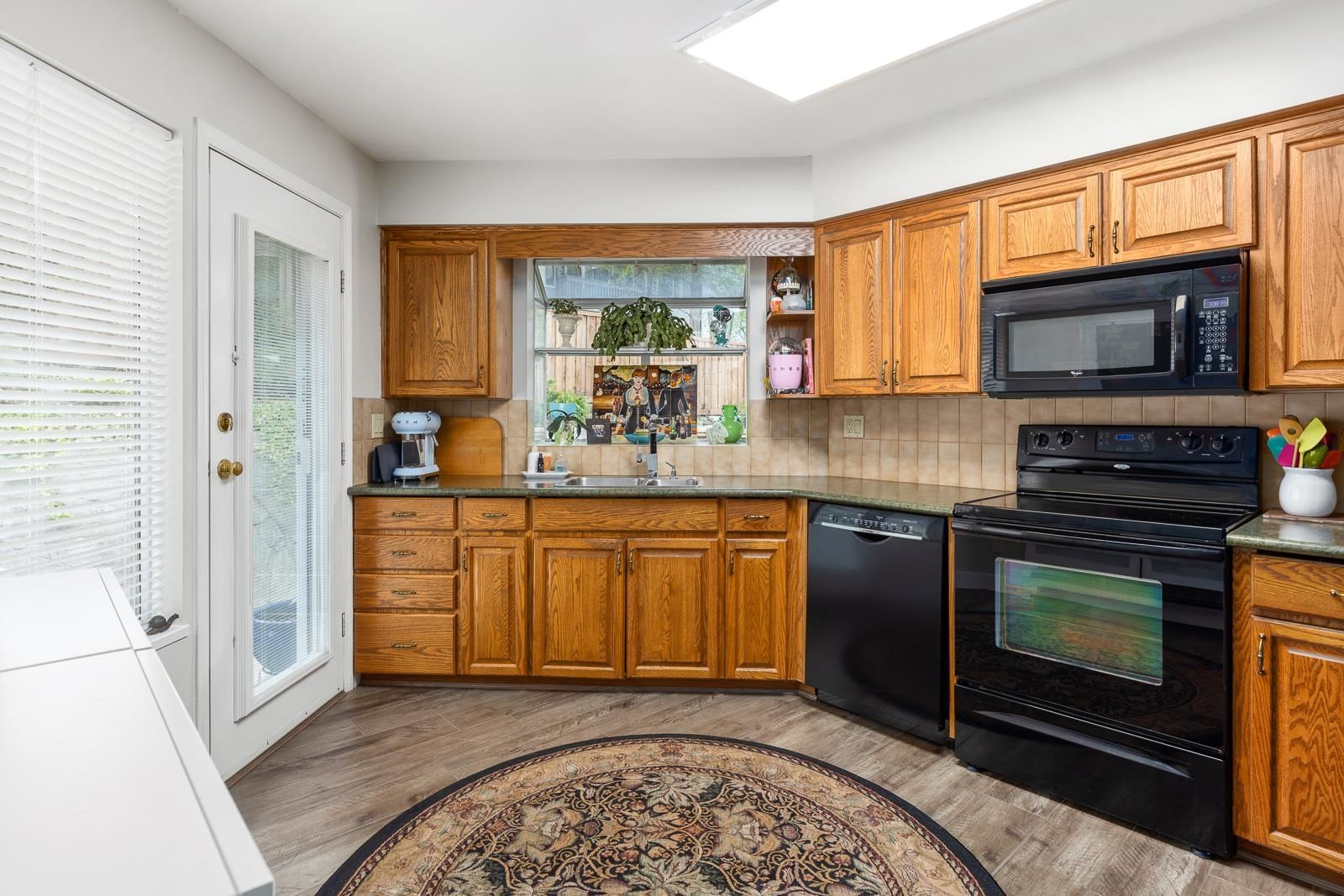 Listing Image 19