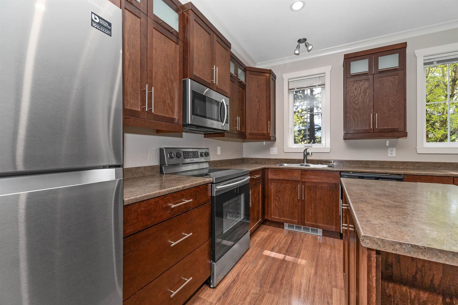 Listing Image 16