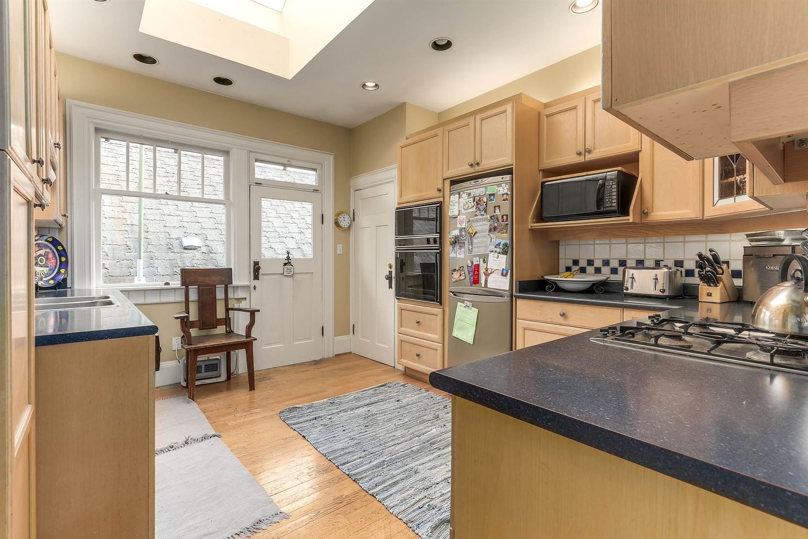 Listing Image 12