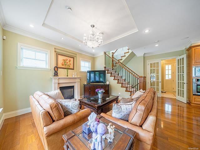 Listing Image 8