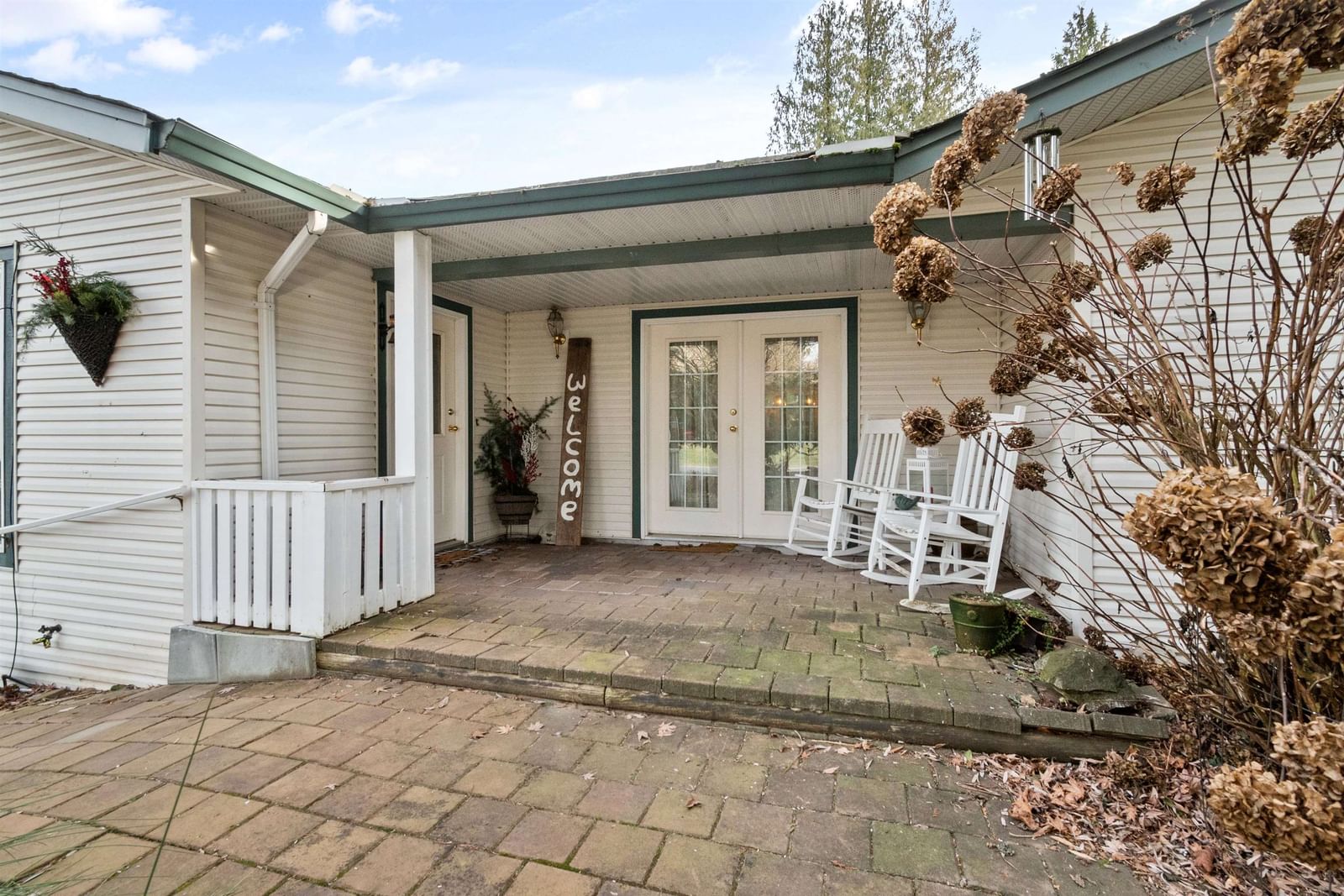 Listing Image 4