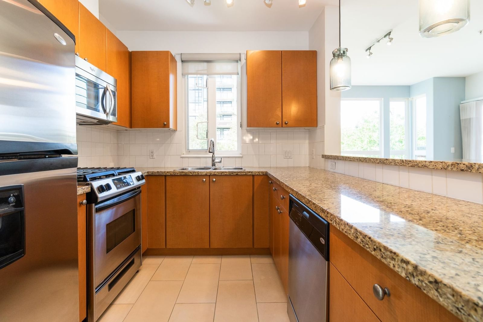 Listing Image 14