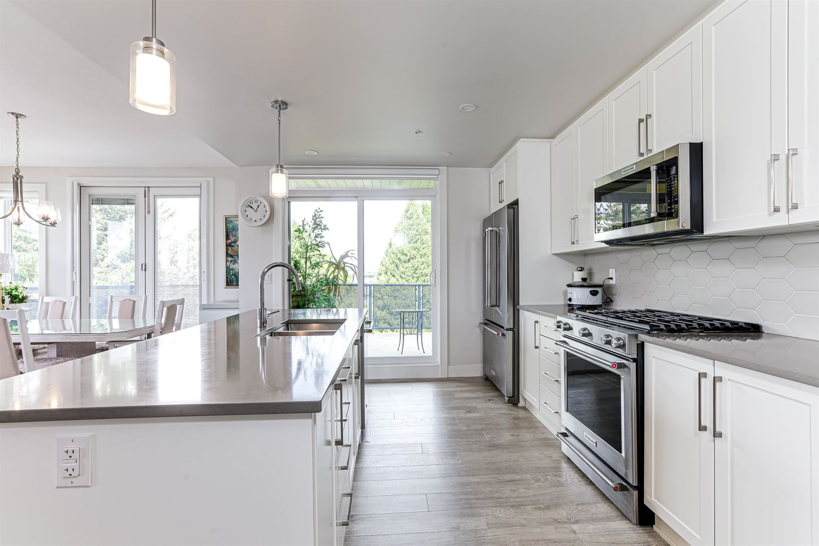 Listing Image 16