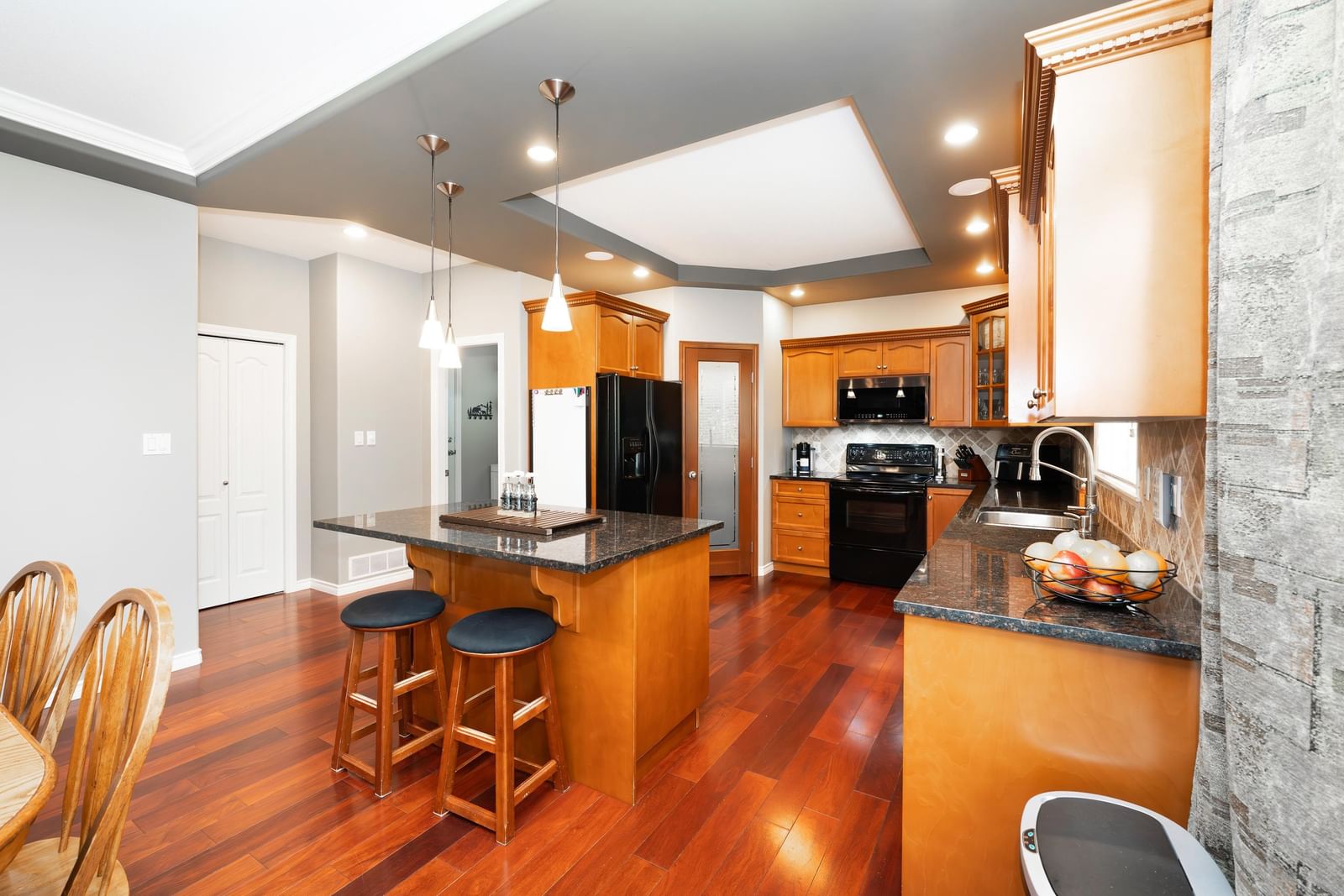 Listing Image 9