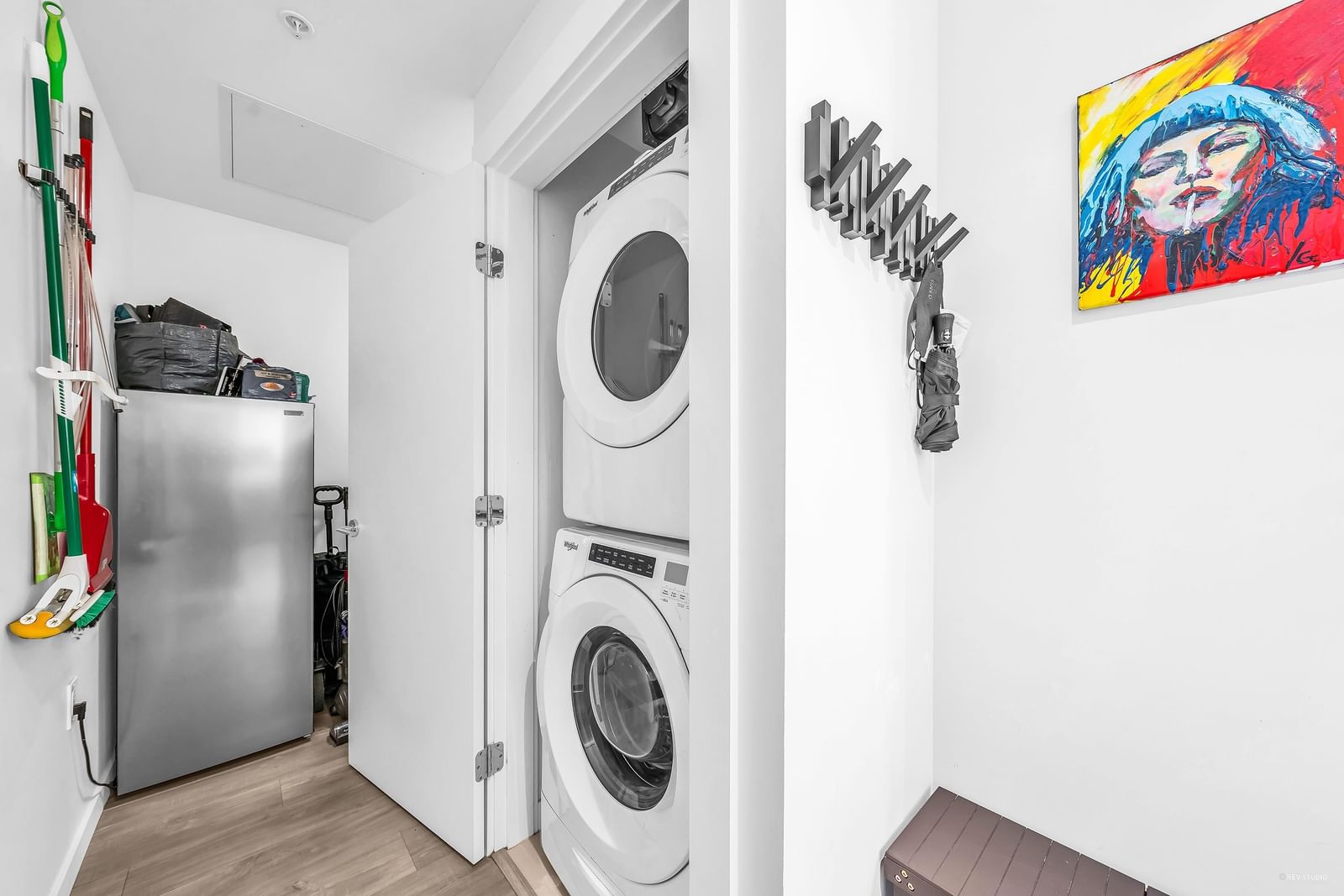 Listing Image 11
