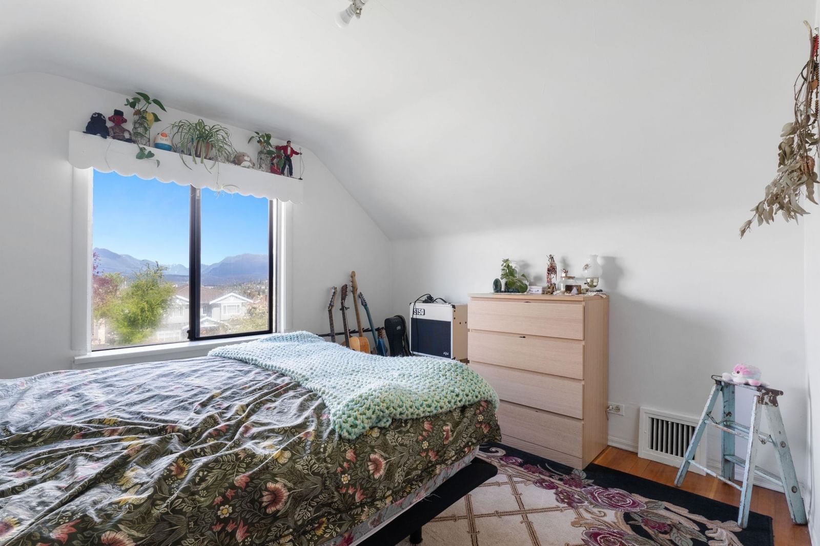 Listing Image 10