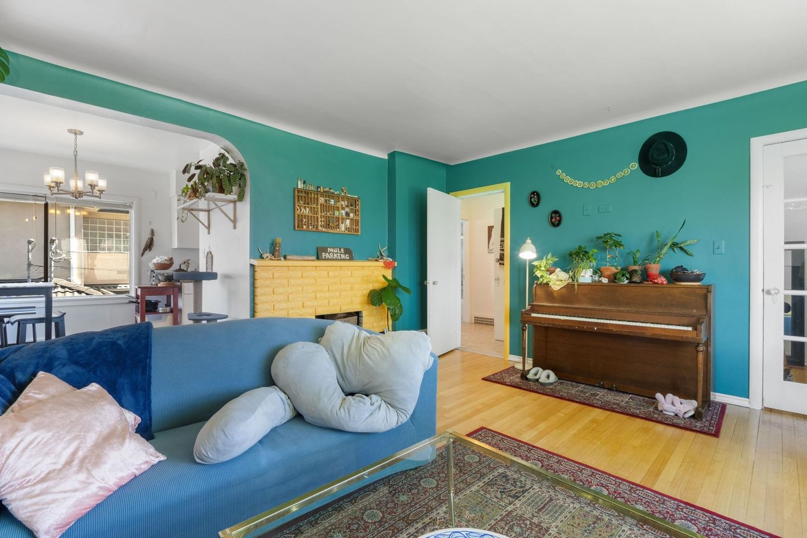 Listing Image 6