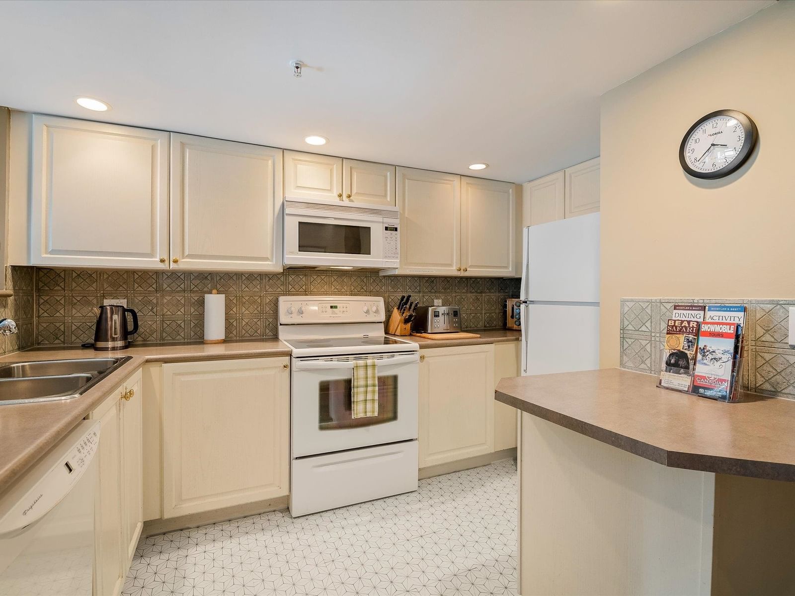 Listing Image 9
