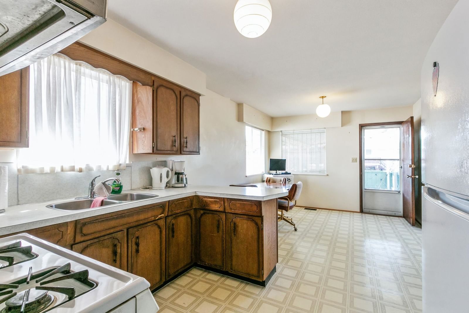 Listing Image 10