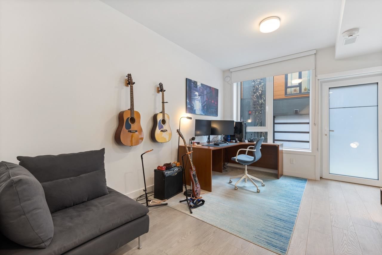 Listing Image 25