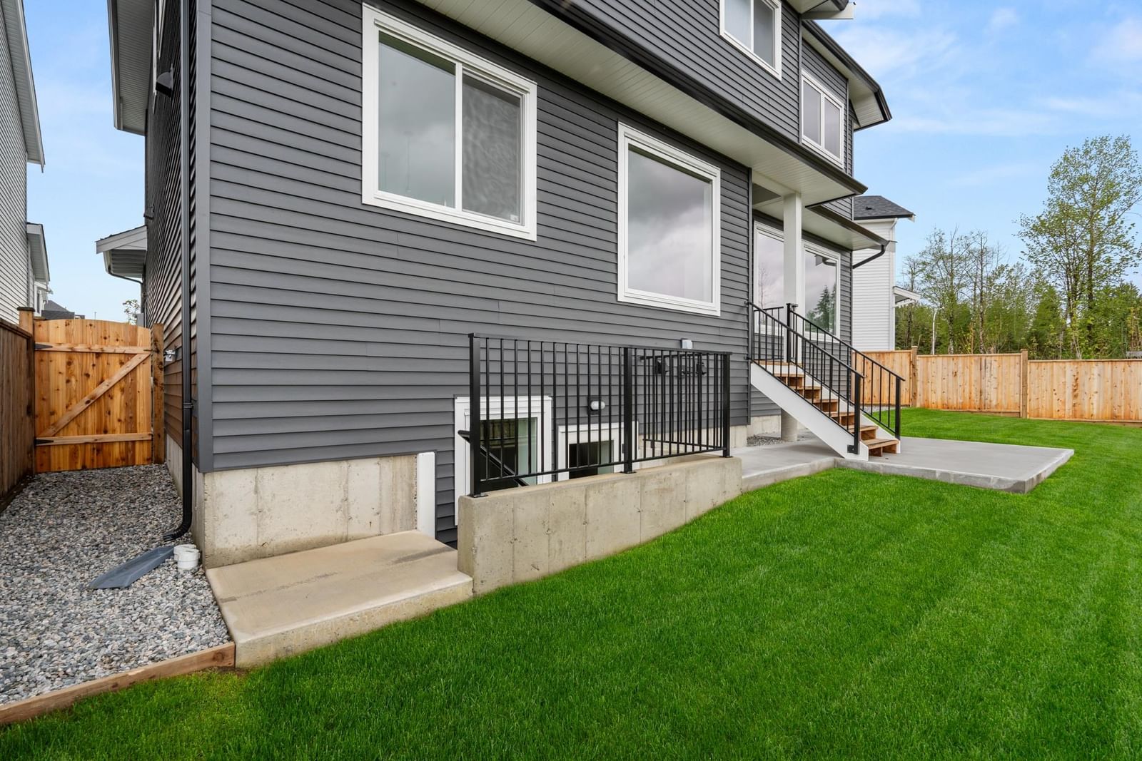 Listing Image 17