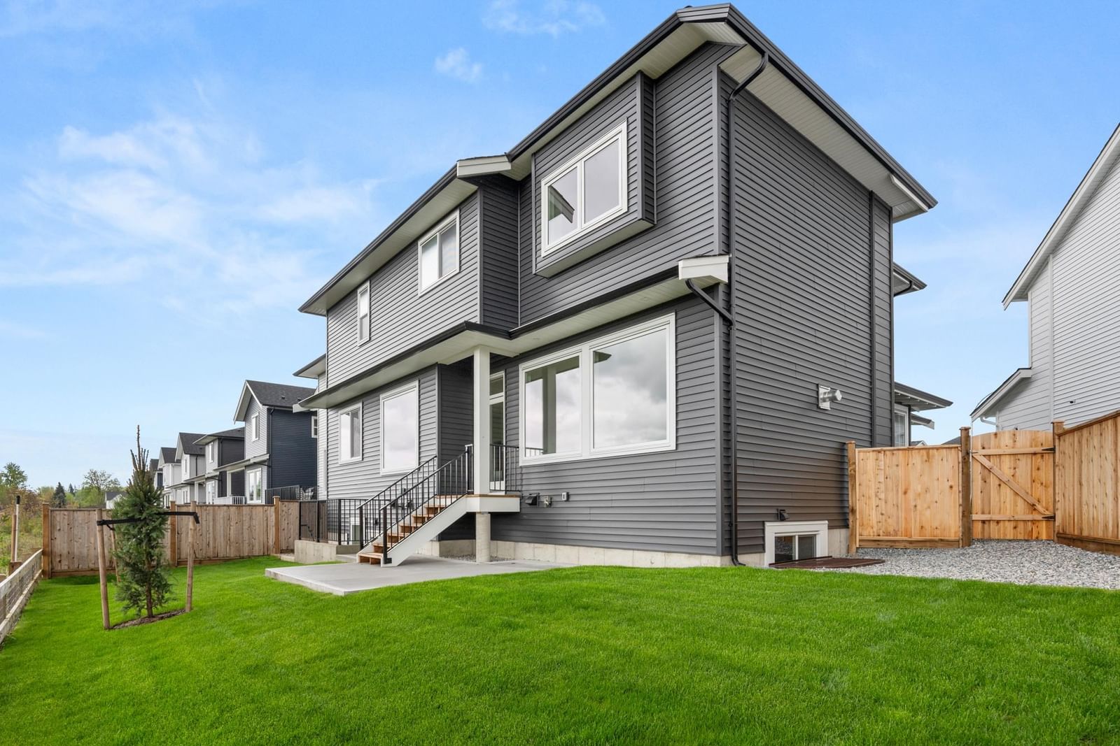 Listing Image 19