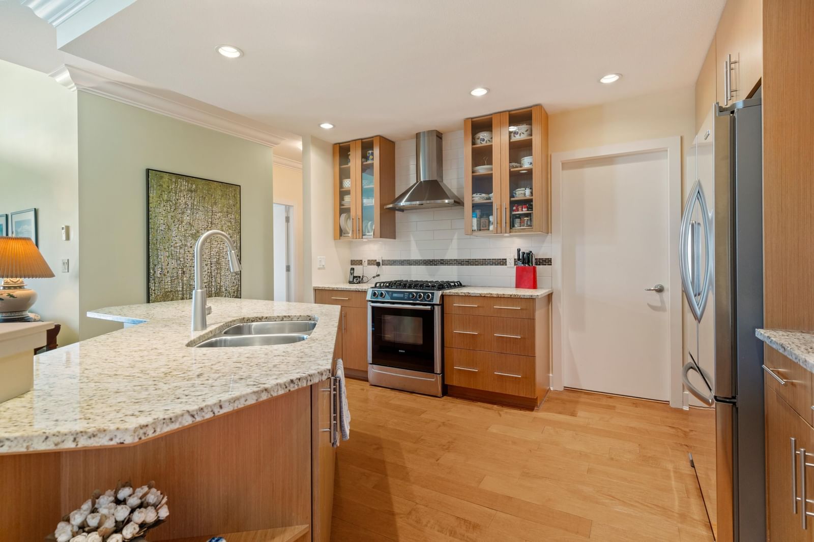 Listing Image 6