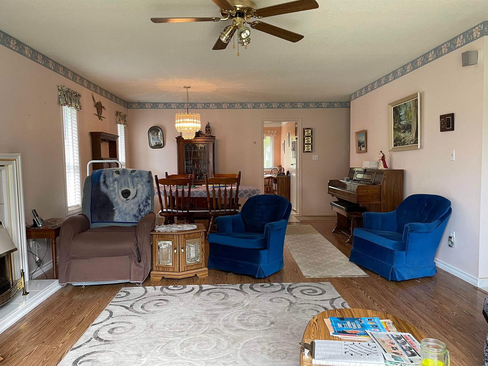 Listing Image 11