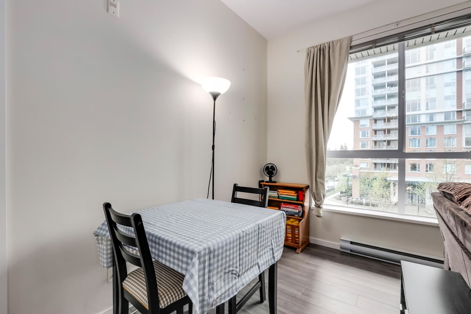 Listing Image 9