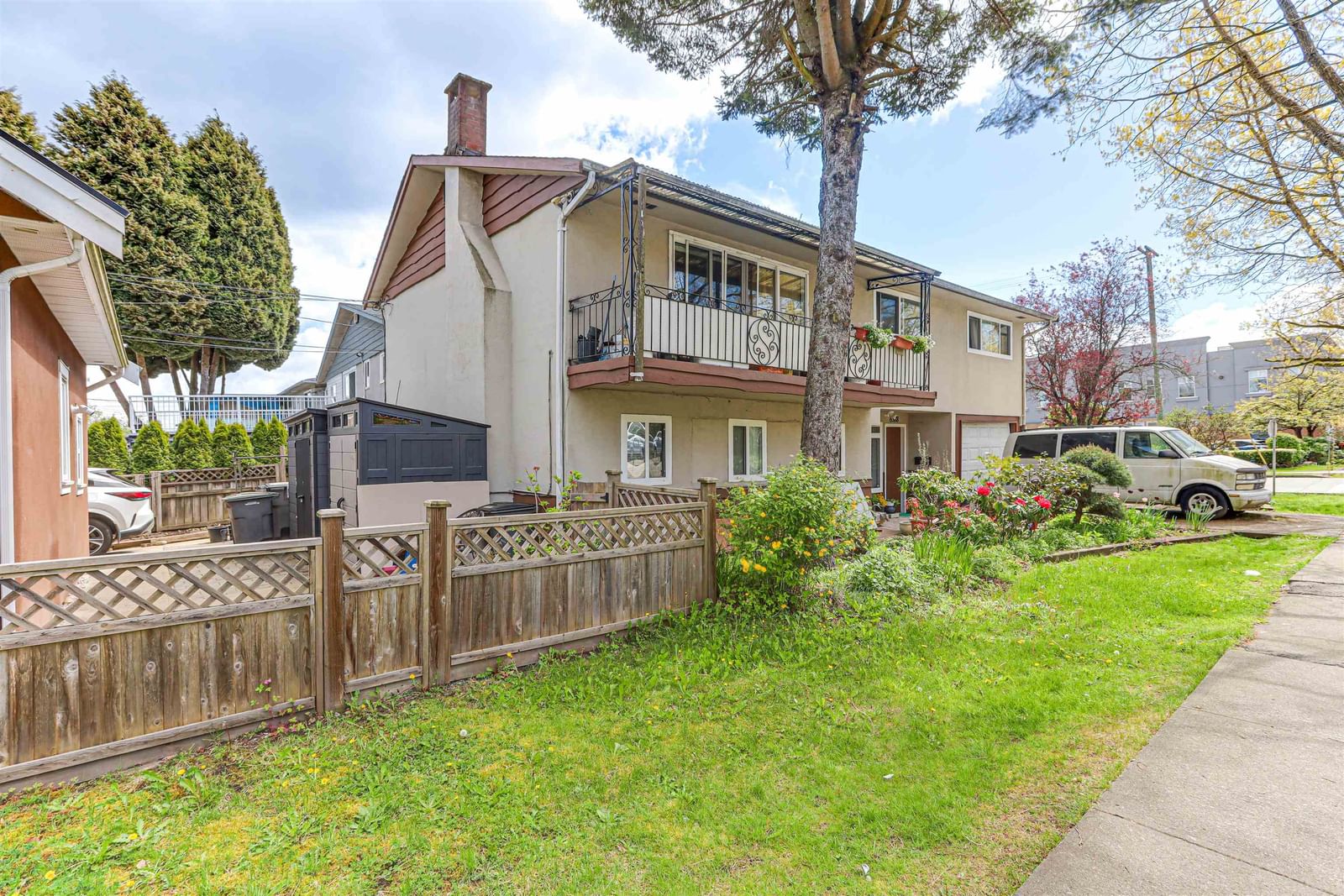 Listing Image 4