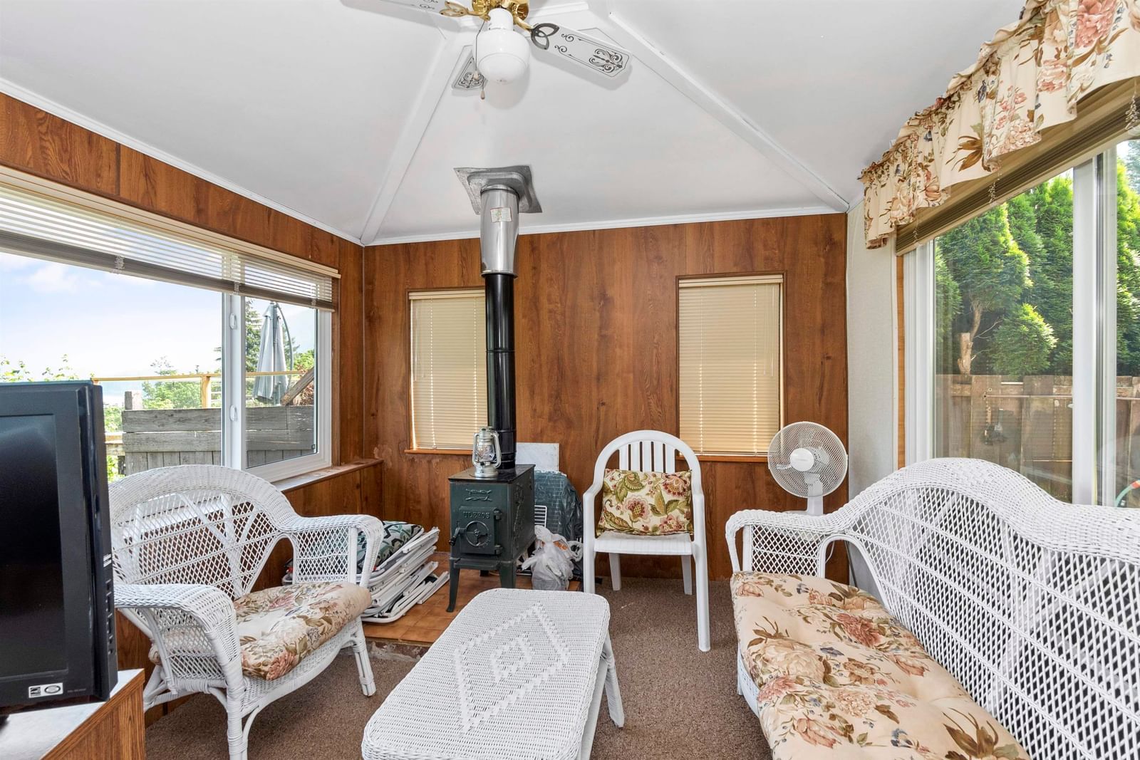 Listing Image 17