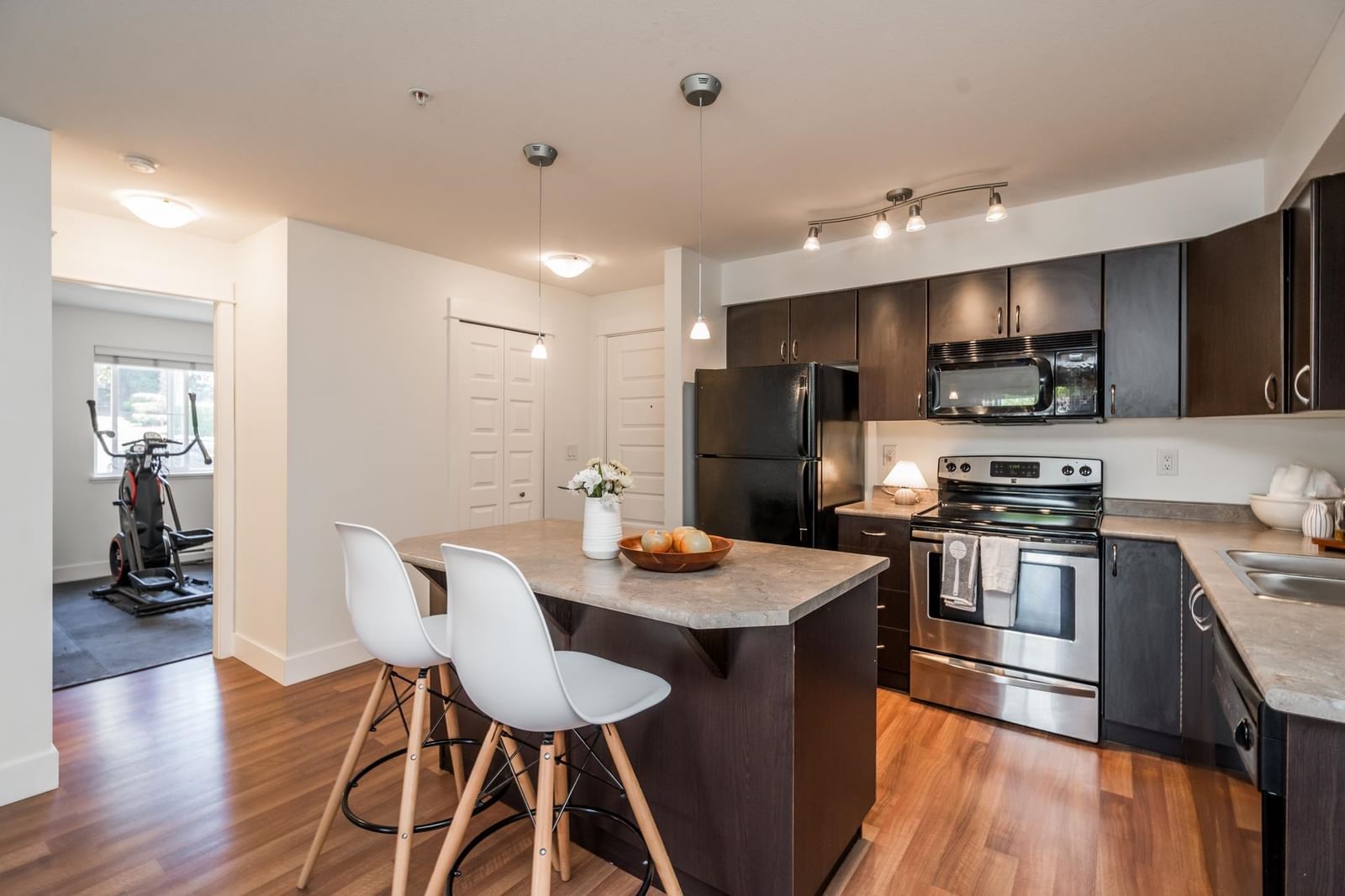 Listing Image 15