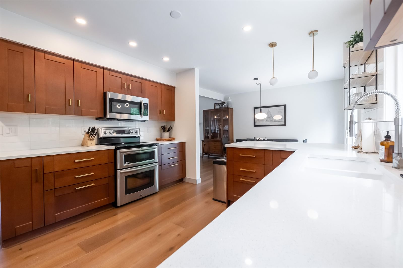 Listing Image 14