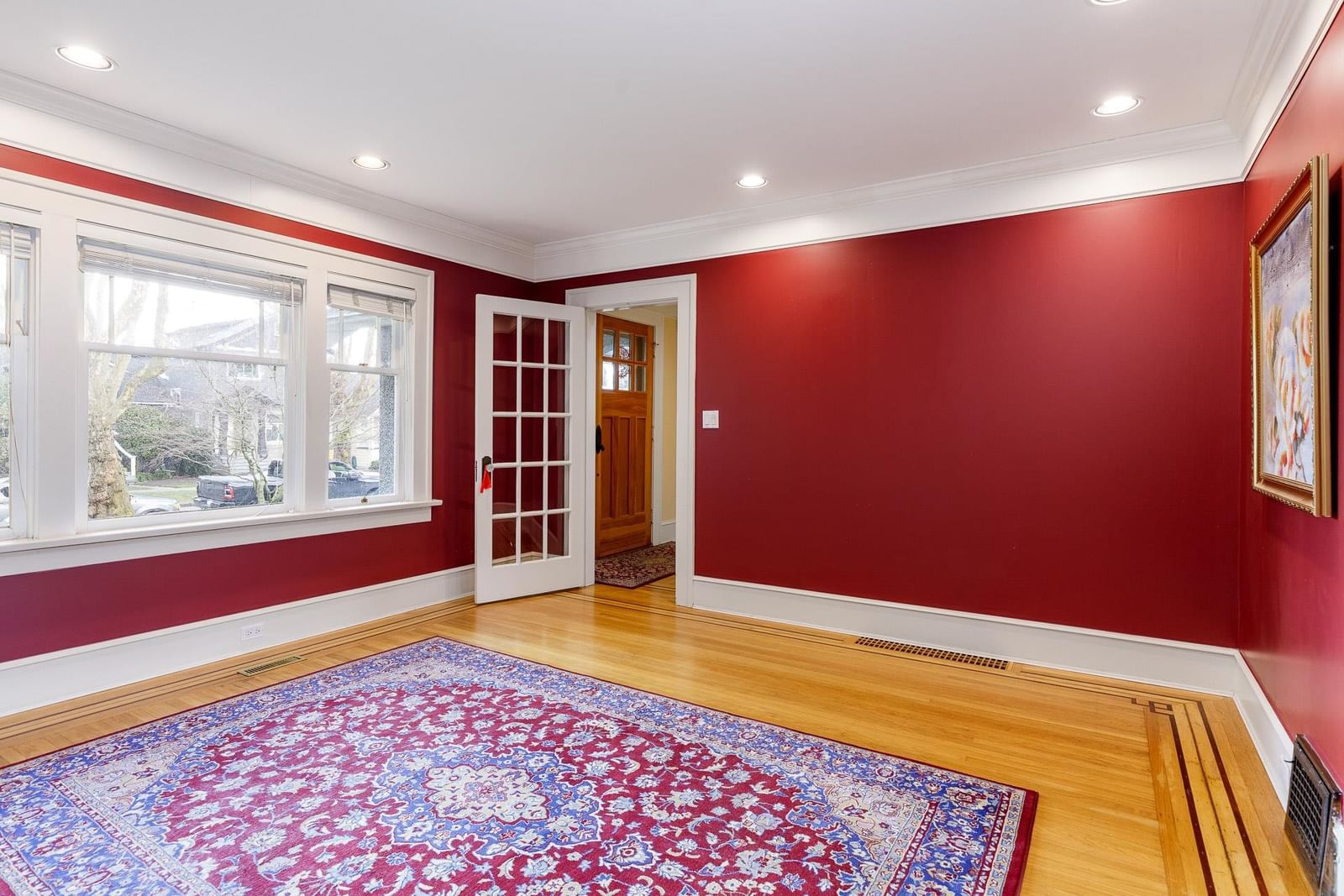 Listing Image 11
