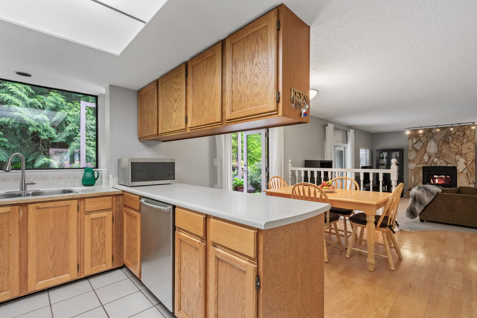 Listing Image 19
