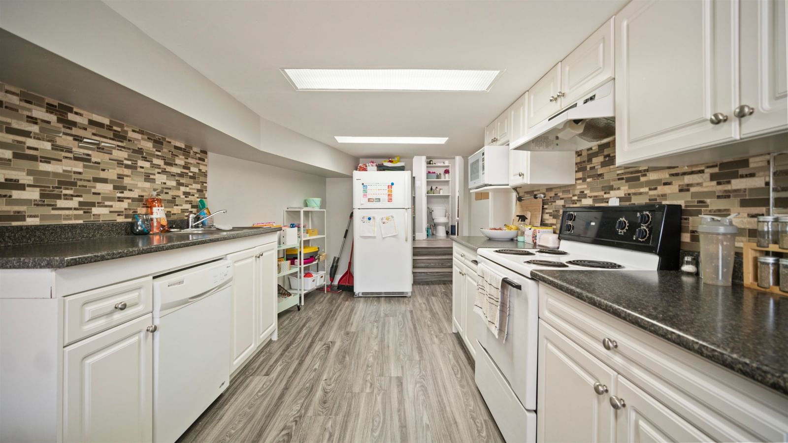 Listing Image 18