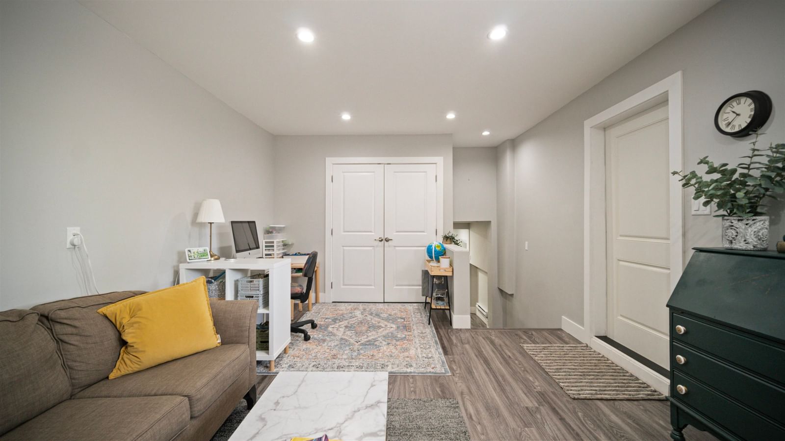 Listing Image 8