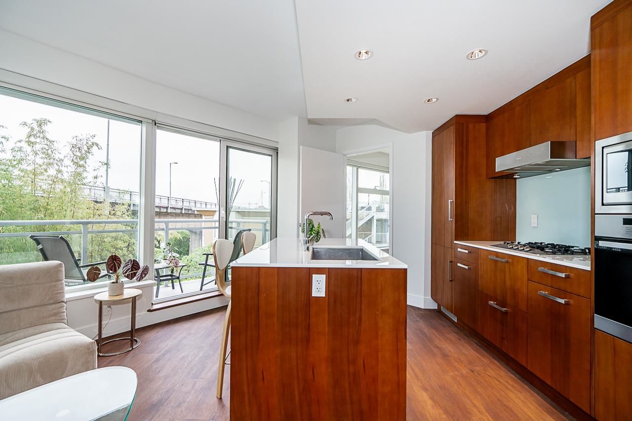 Listing Image 11