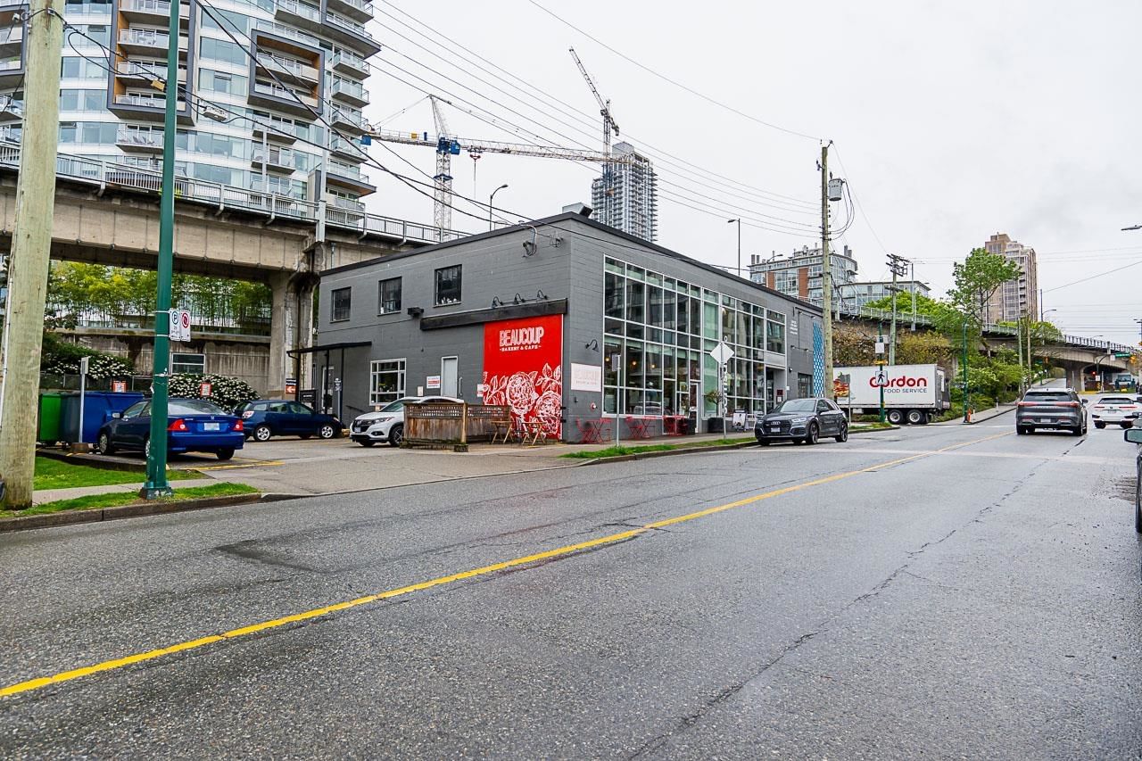 Listing Image 25