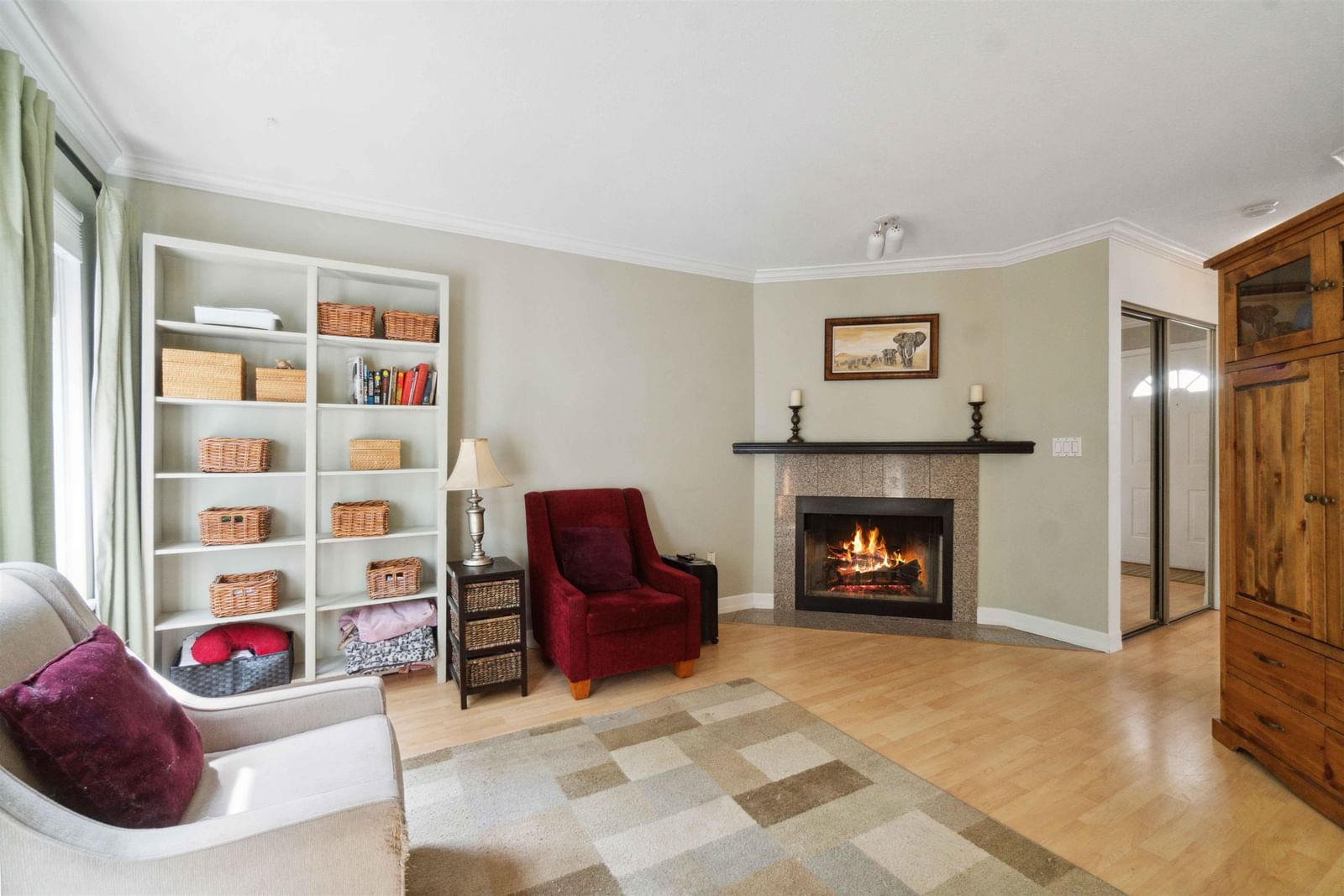 Listing Image 6