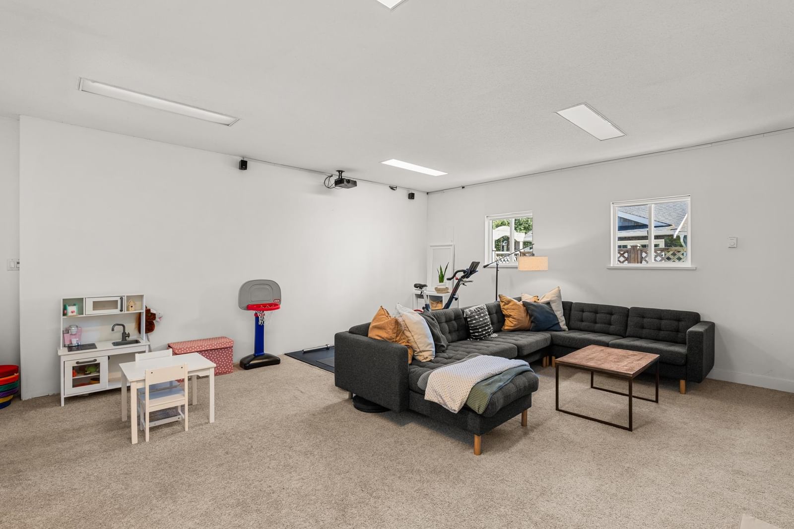 Listing Image 25