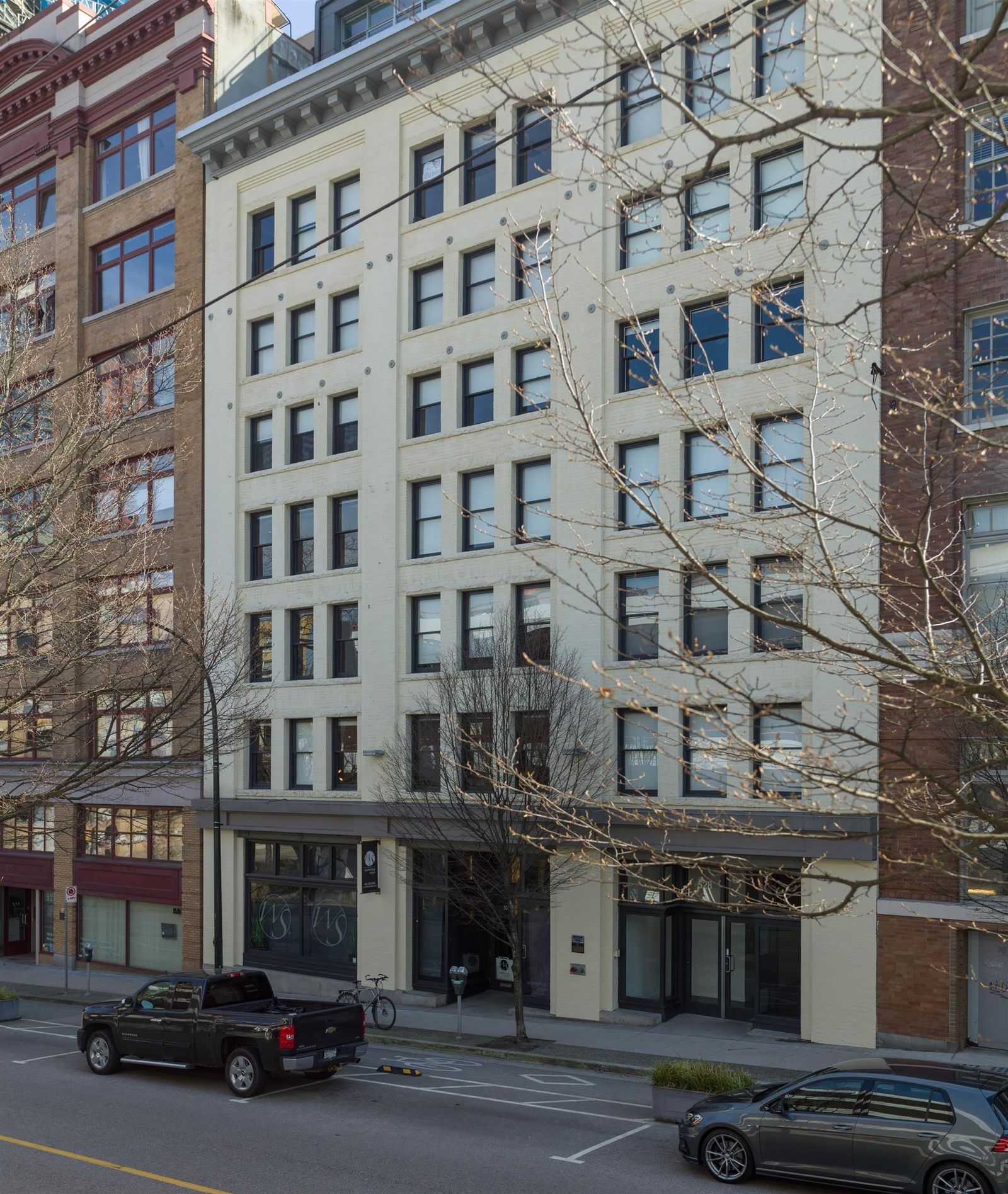 Listing Image 19
