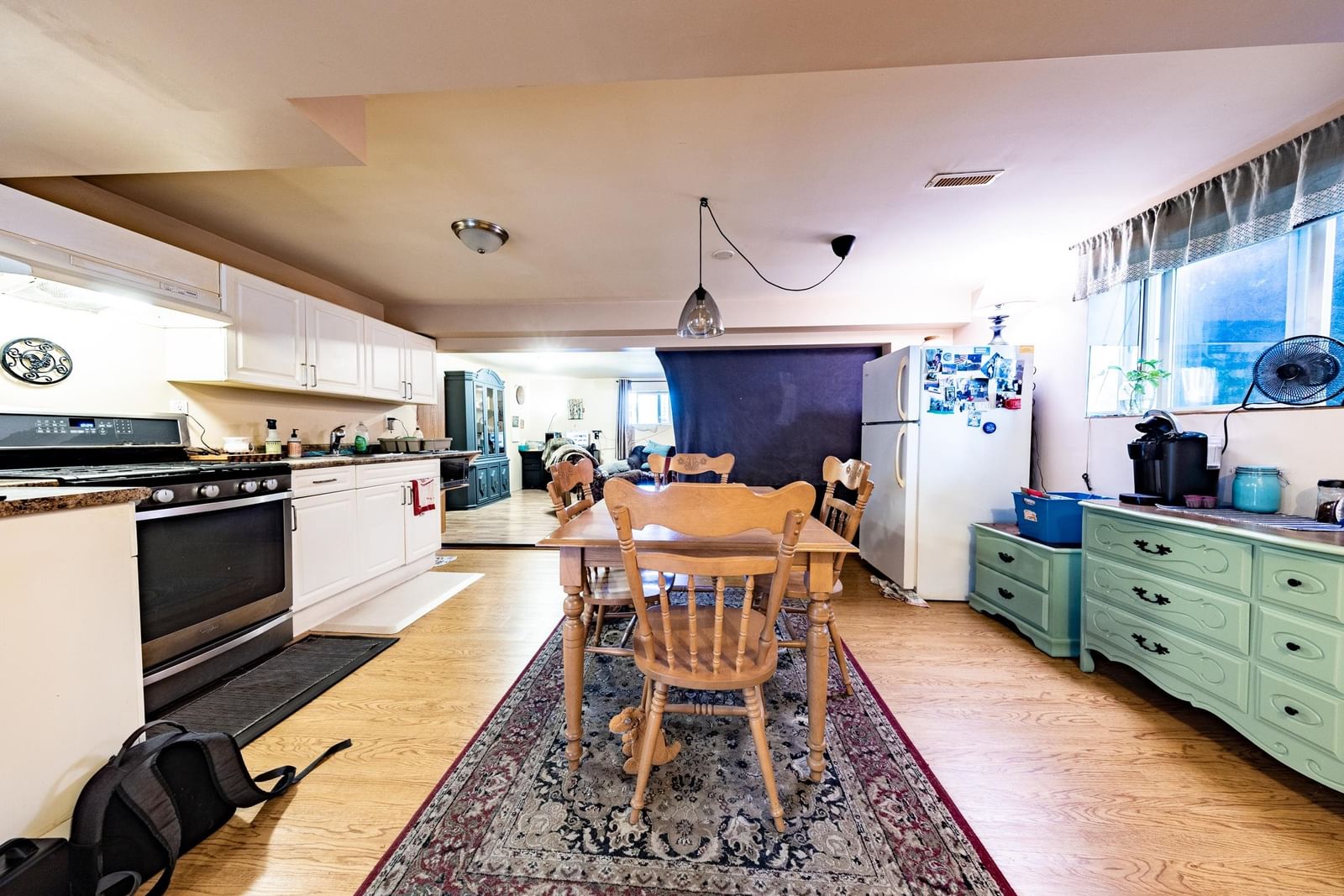 Listing Image 10