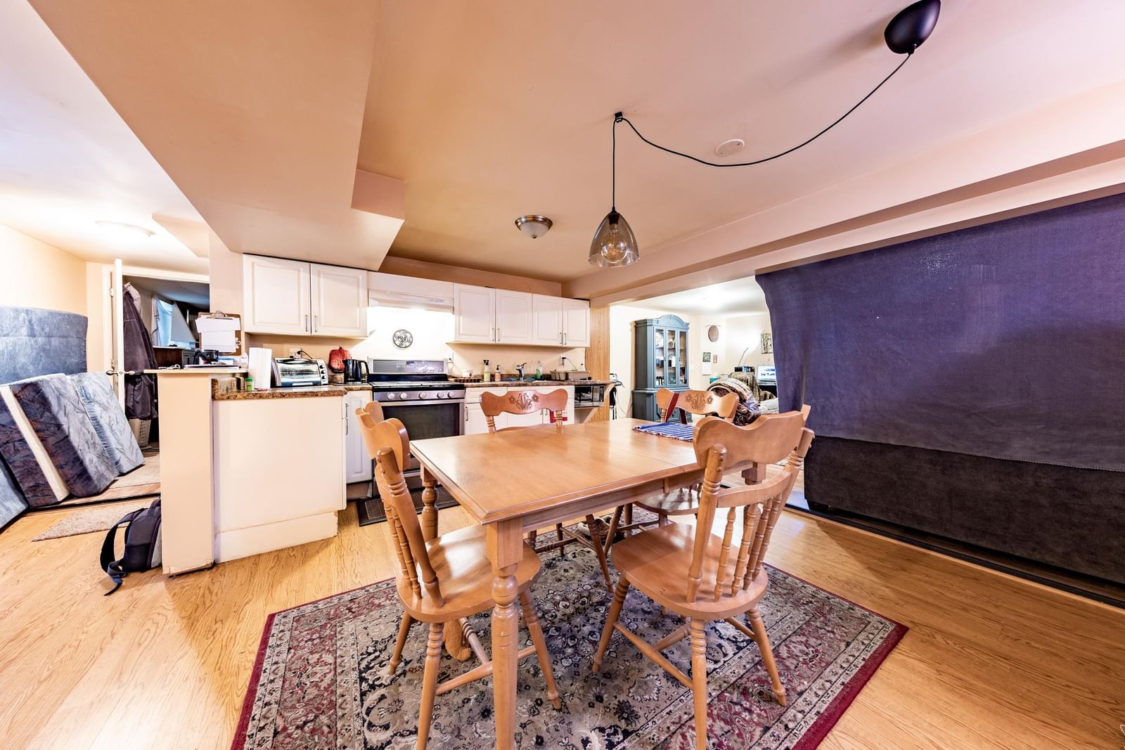 Listing Image 11
