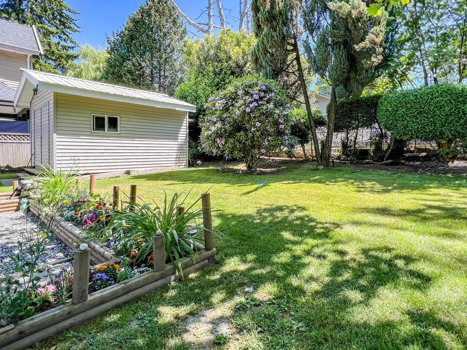 Listing Image 4