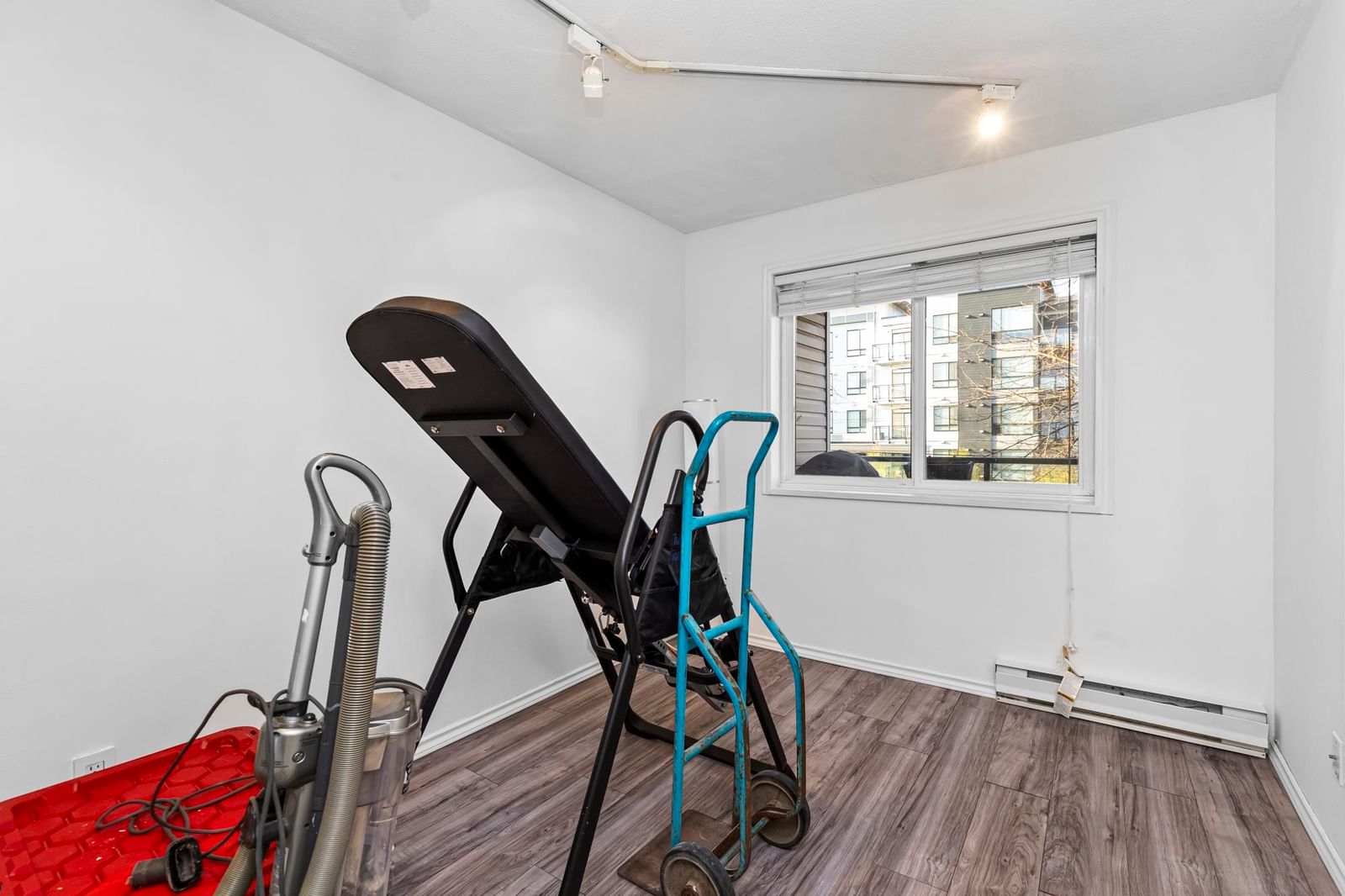 Listing Image 19