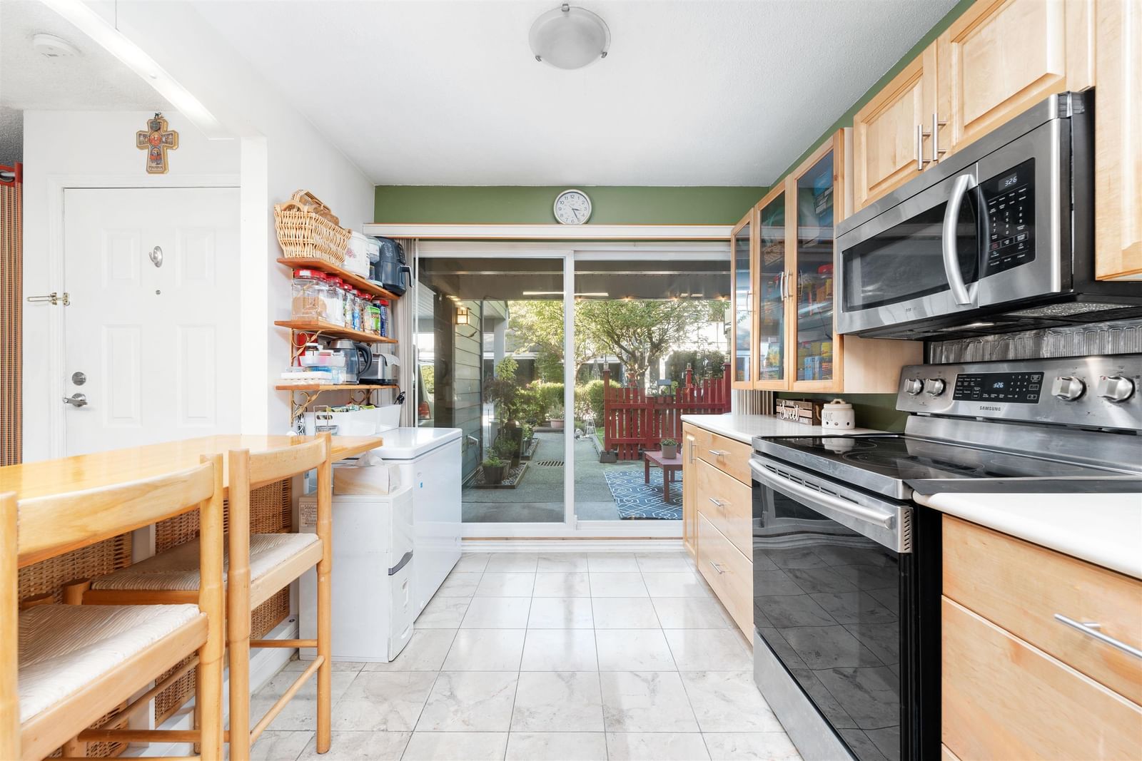 Listing Image 3