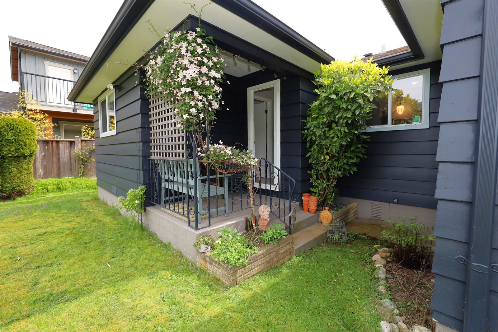 Listing Image 16