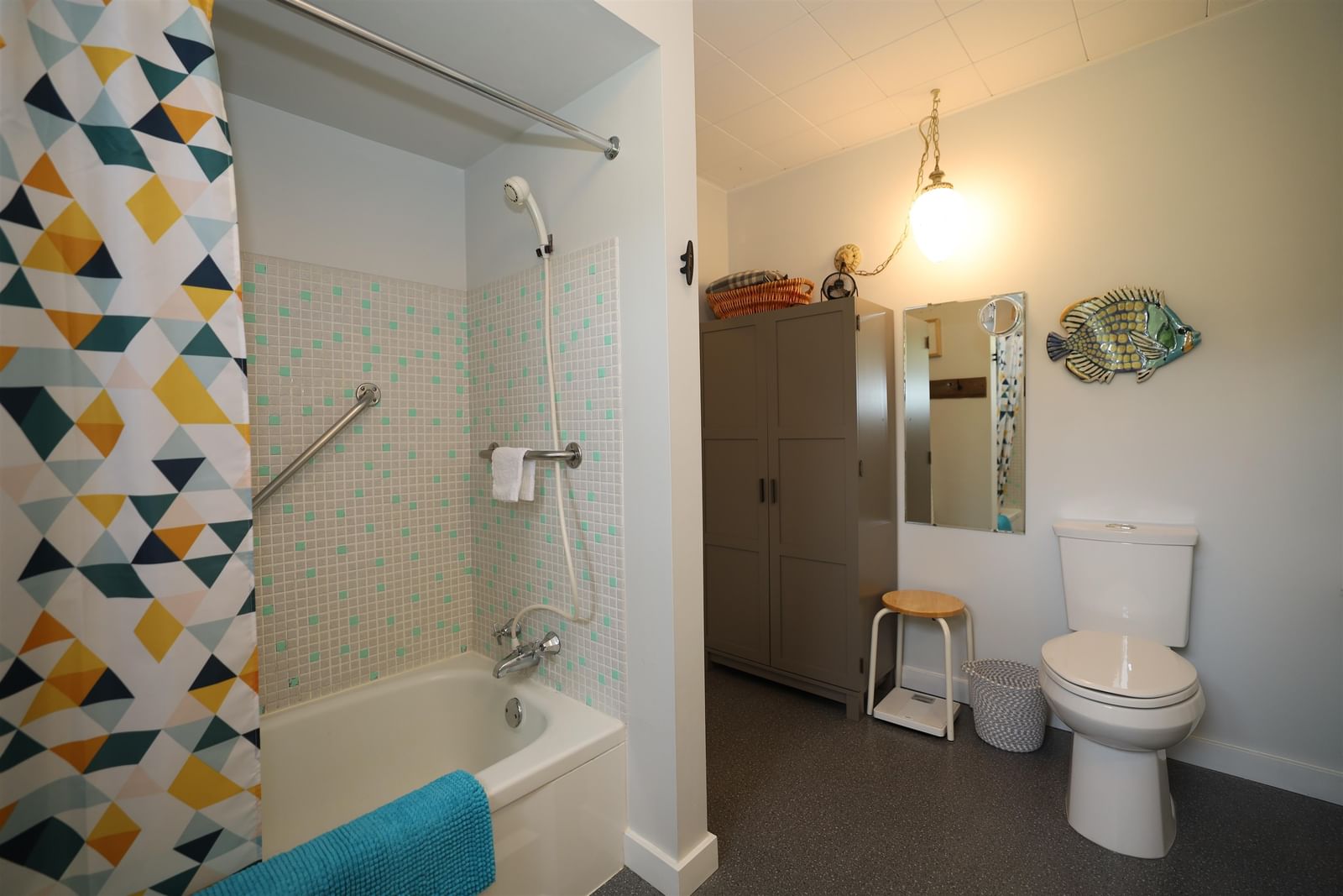 Listing Image 19